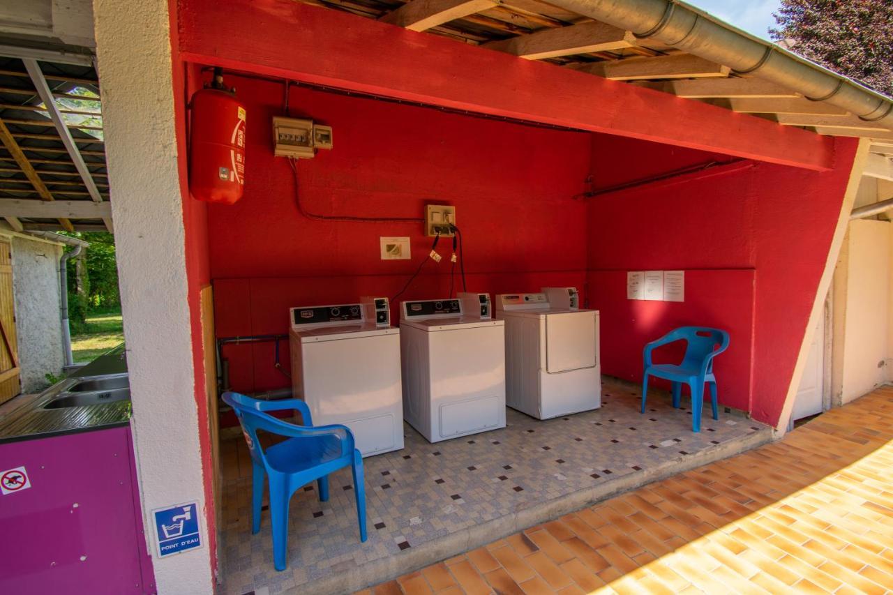 Camping Des Bains Saint-Honore-les-Bains Exterior foto