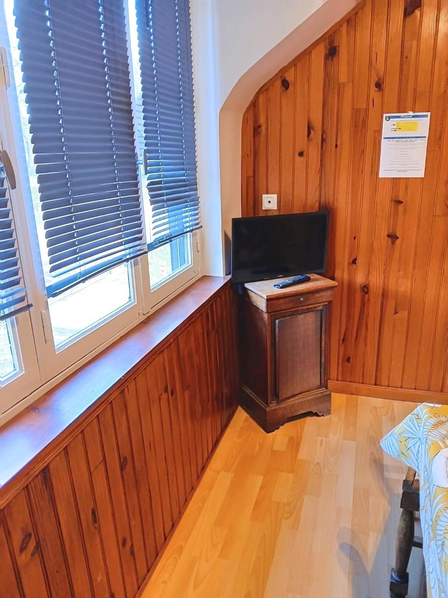Camping Des Bains Saint-Honore-les-Bains Quarto foto