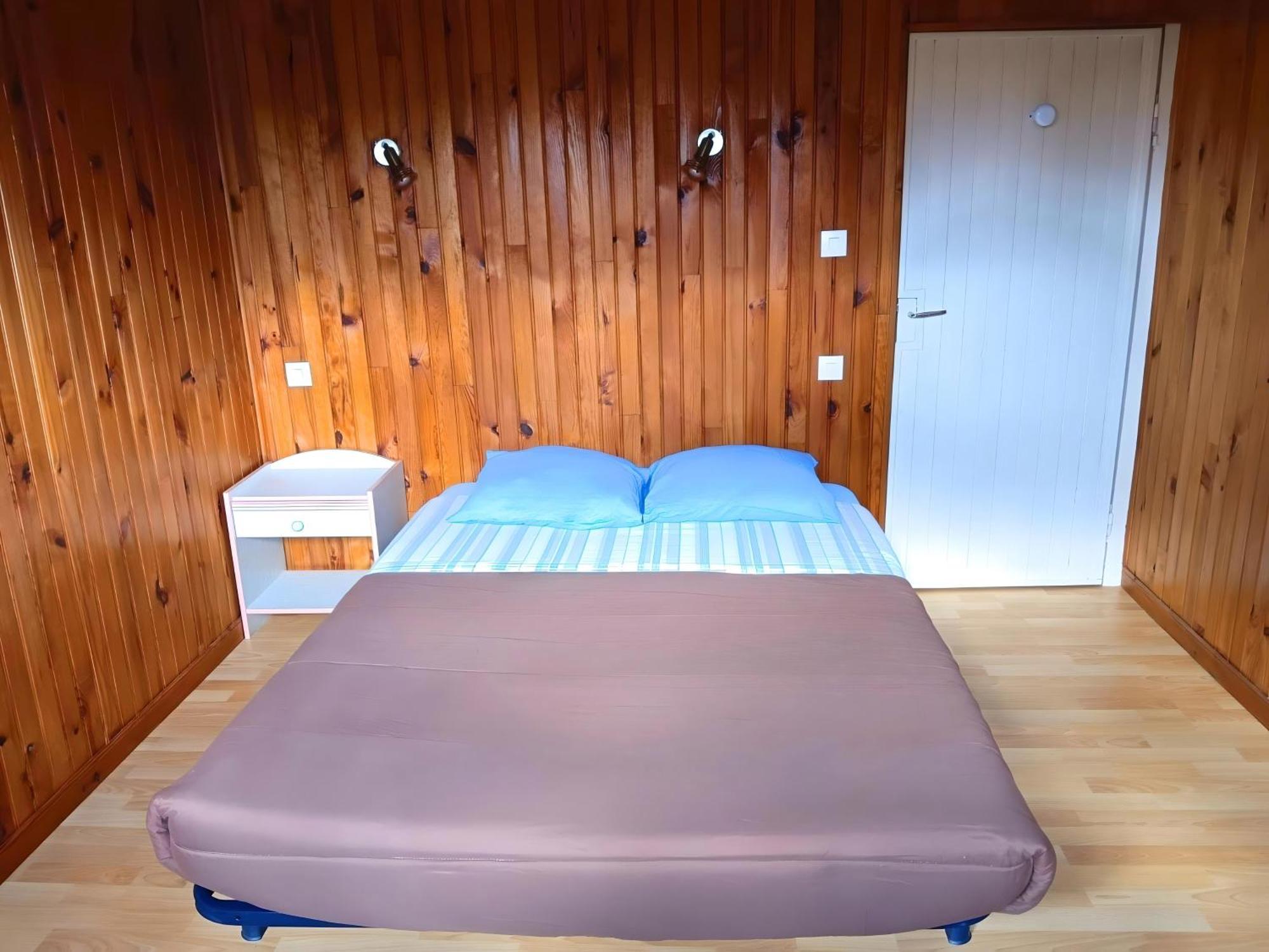 Camping Des Bains Saint-Honore-les-Bains Quarto foto